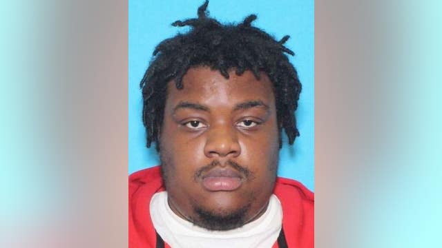 Chicago man wanted in murder of 24-year-old outside youth center; reward offered for his arrest