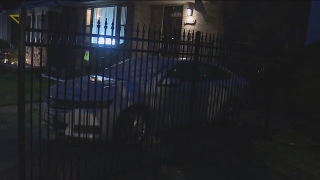 Off-duty Chicago cop fires shots during attempted carjacking