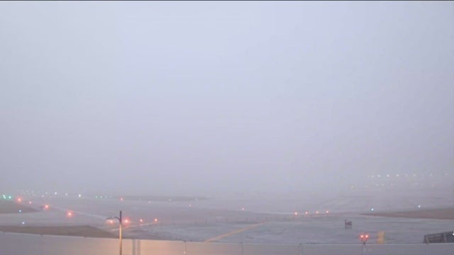 Chicago weather: Dense fog causes headaches for holiday travelers