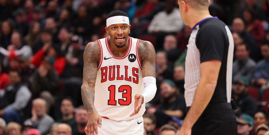 Knee sprain will sideline Chicago Bulls Torrey Craig for at least 2 weeks