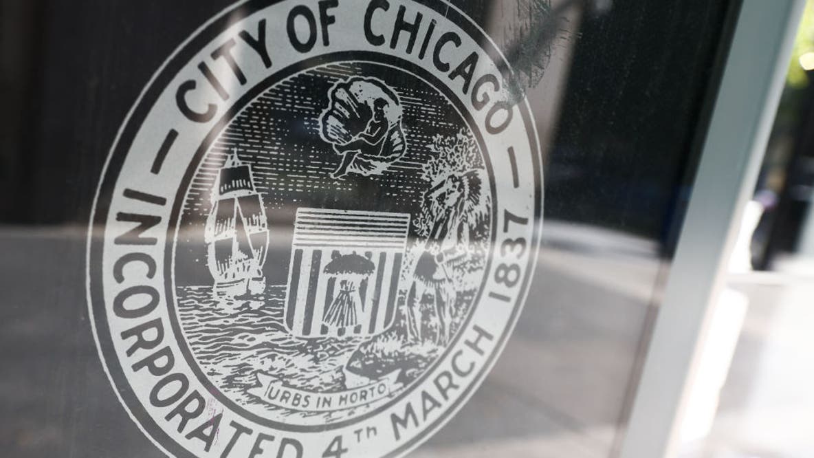 Chicago mayoral race heats up as candidates submit thousands of signatures