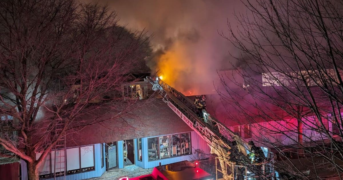 Evanston fire: Multi-alarm blaze destroys 2 businesses | FOX 32 Chicago