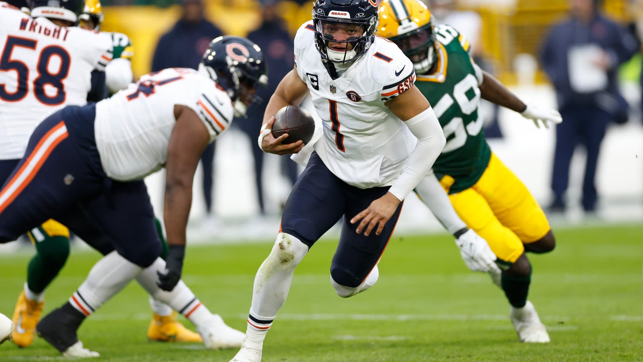 Bears’ Season Ends In Loss To Packers, Securing Green Bay’s Playoff ...