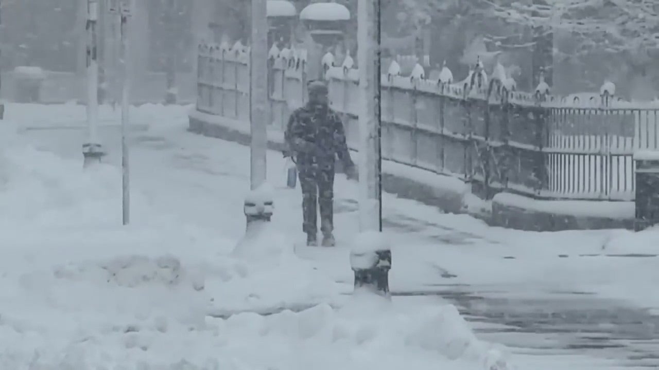 Thanksgiving weekend snowstorm triggers hundreds of slide-offs and crashes in NW Indiana