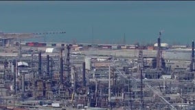Mysterious natural gas smell in Chicago suburbs linked to leak at oil refinery in NW Indiana