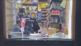 Chicago smash-and-grabs: 4 stores burglarized overnight