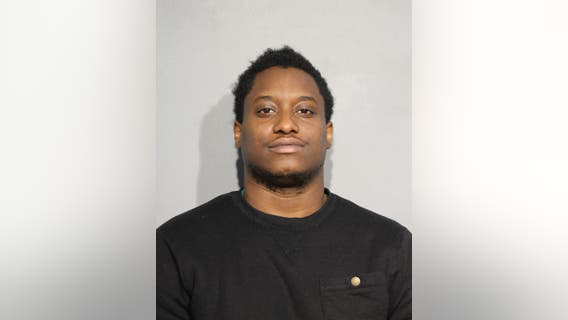 Rogers Park armed robbery: Chicago man charged, accused of unlawfully restraining another man