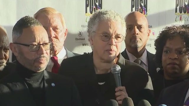 Chicago's Rainbow PUSH Coalition celebrates MLK Day with annual scholarship breakfast