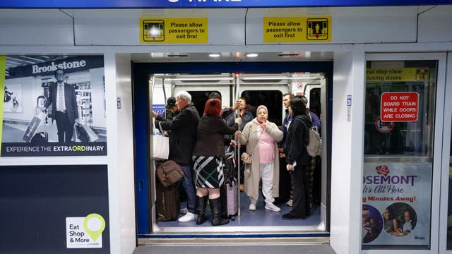 Flight delays, cancelations mounting at O'Hare airport amid Memorial Day Weekend travel