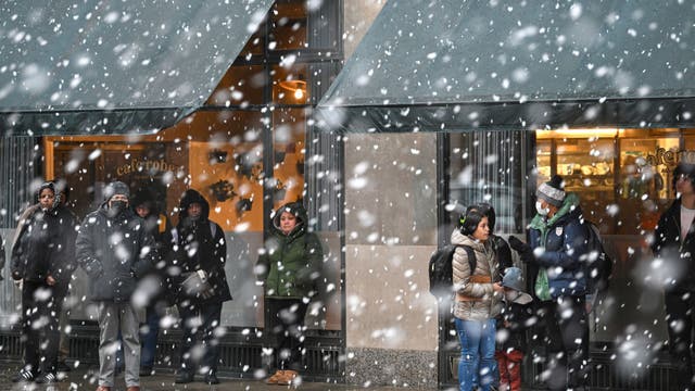 Chicago winter storm tears through city, suburbs