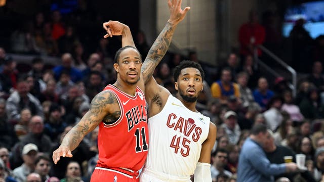 Donovan Mitchell scores 34 points as the Cavaliers pull away late to beat the Bulls 109-91