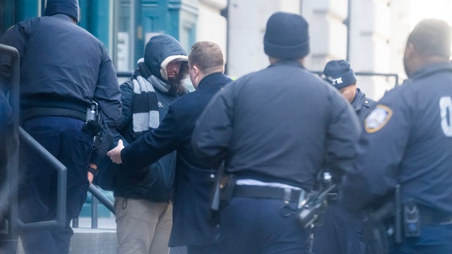 Man arrested near Taylor Swift's NYC townhouse after reported break-in attempt