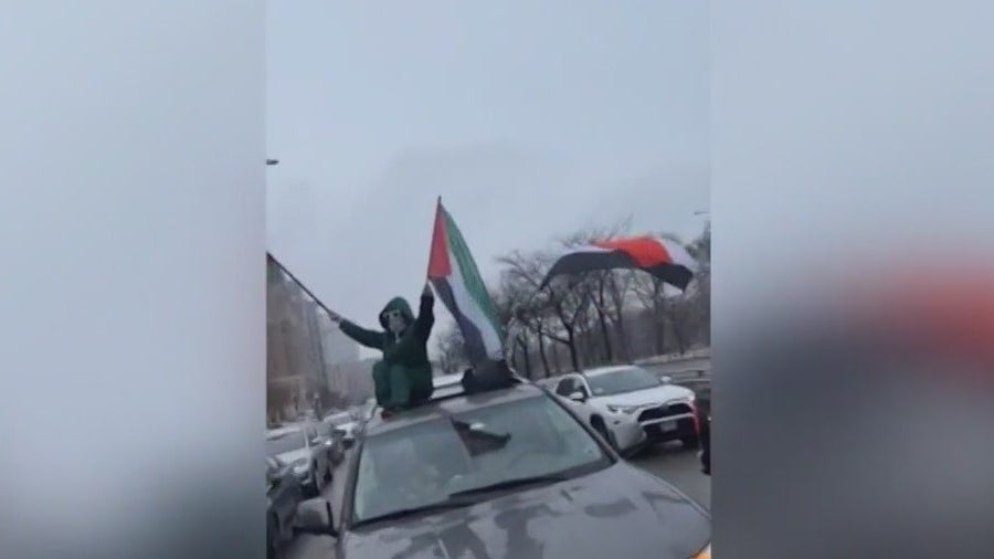Pro-Palestine protest temporarily shuts down DuSable Lake Shore Drive