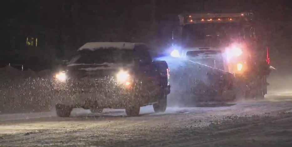 Chicago-area weather: 2 feet and counting! Lake effect snow picking up again in NW Indiana