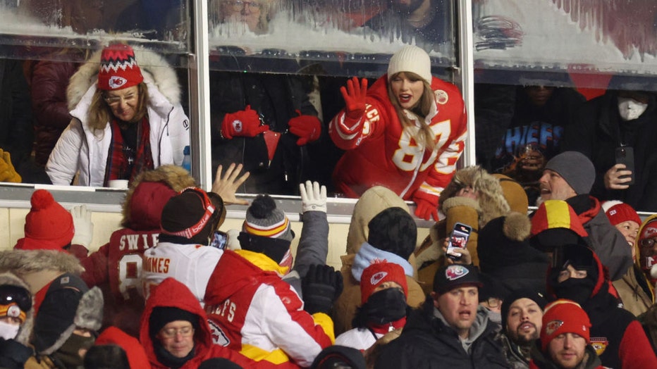 Taylor-Swift-at-Chiefs-game.jpg