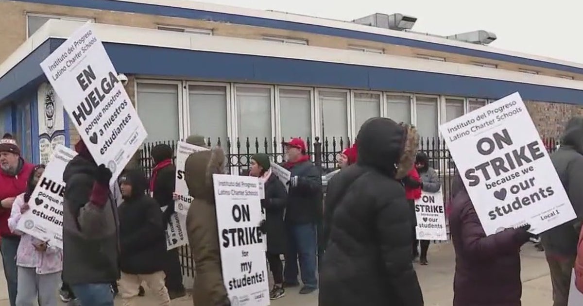 Chicago Teachers Union reaches tentative agreement with Instituto del ...