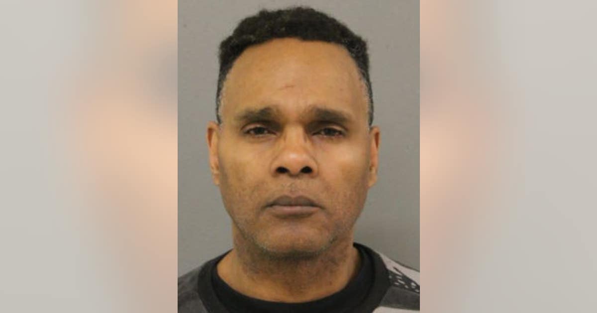 Chicago man charged in South Shore armed robbery: police | FOX 32 Chicago