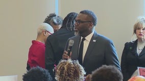 Mayor Johnson meets with CPS students during Lunch with a Leader