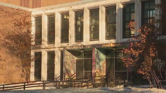 Kenwood Academy boys basketball shorthanded at regional semi-final match due to suspensions