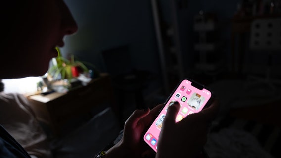 Ex-Illinois youth center employee had sexual relationship with inmate, prosecutors say