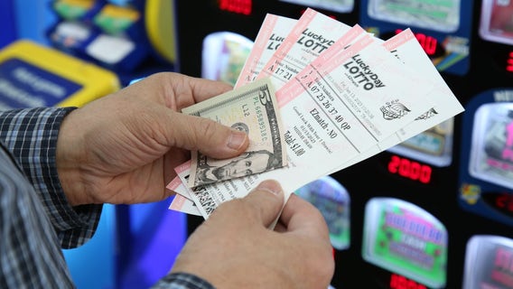 Illinois Lottery player wins $600K after purchasing ticket from suburban Mariano's