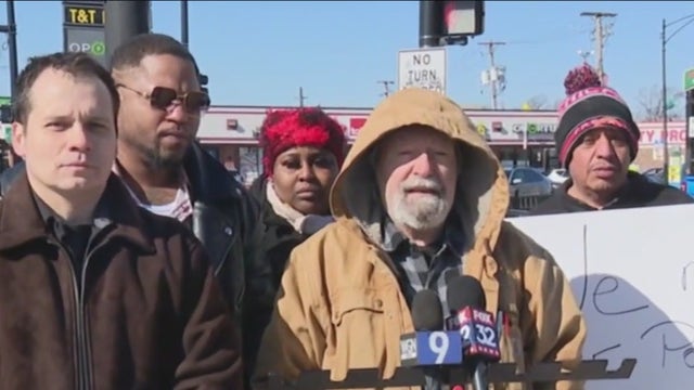 Street vendors demand more police patrols after being targeted by robbers on Northwest Side