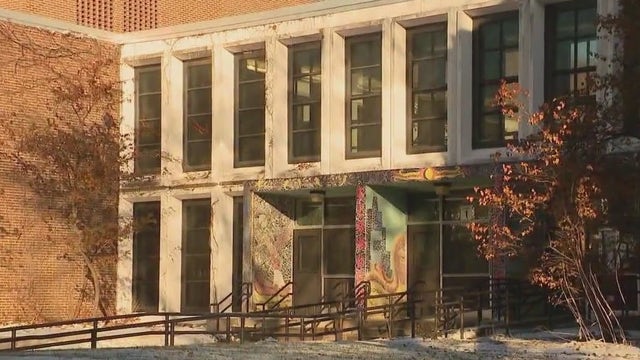 Kenwood Academy boys basketball shorthanded at regional semi-final match due to suspensions