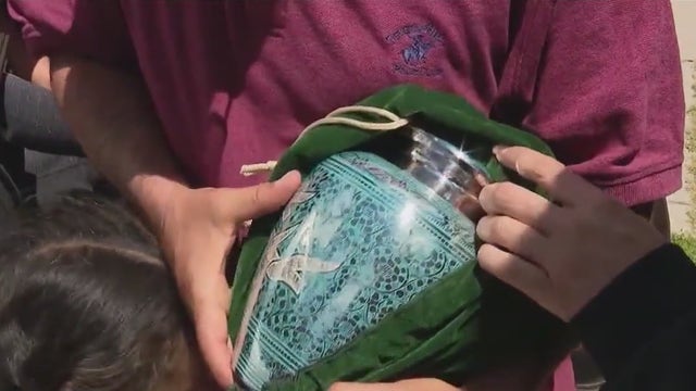 Illinois Senate Democrats propose bill in wake of funeral home misidentification scandal