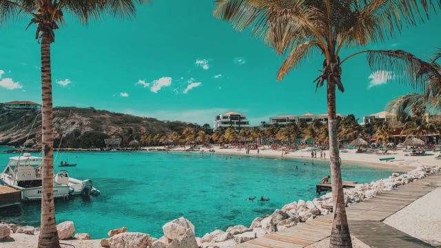 How to score travel deals for spring break