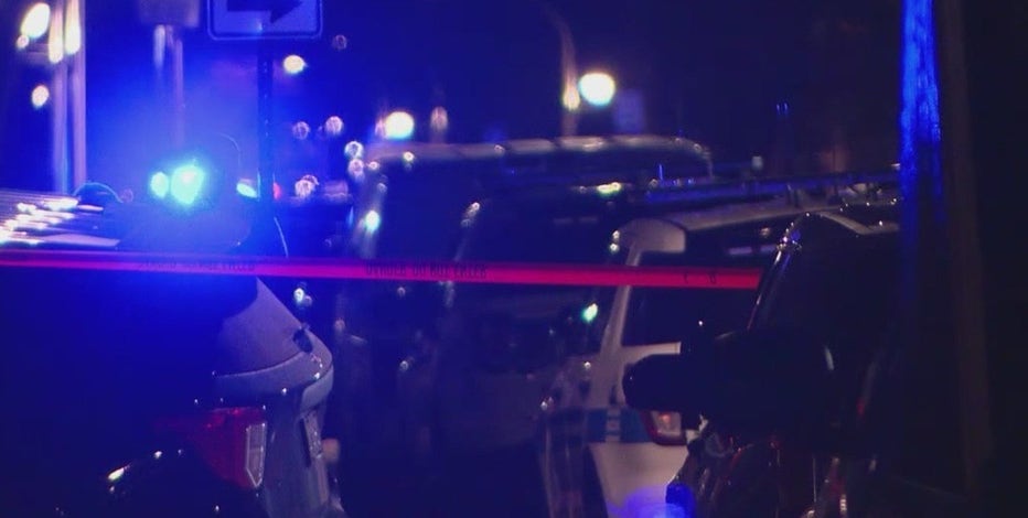 2 boys shot while traveling in vehicle on Chicago's South Side