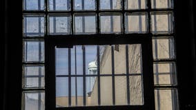 Illinois to tear down, rebuild Stateville prison