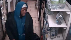 Chicago crime: Suspect on the run after 2 armed robberies in the Loop