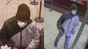Man wanted for robbing Chase Bank on Chicago's North Side