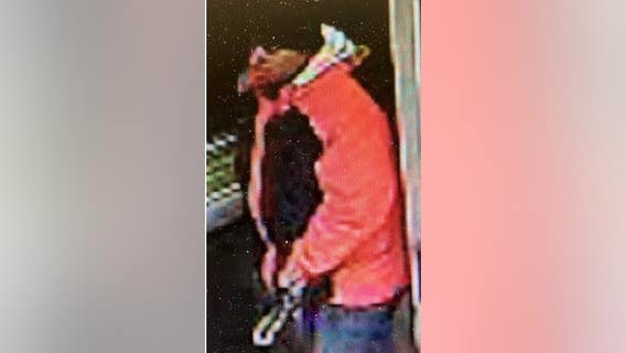 Suburban man on the run after pointing handgun at gas station employee: police