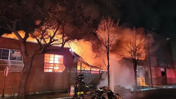 Chicago firefighters battling large blaze in West Town, no injuries