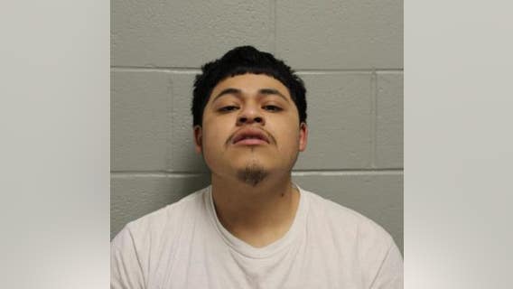 Illinois man allegedly fired shots at suburban police officers after threatening employee