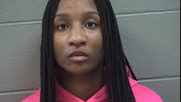 Woman hides drug-soaked paper in baby's diaper, smuggles it into Cook County Jail: deputies
