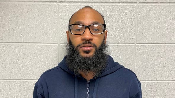 Vernon Hills man busted for selling guns, cocaine: sheriff's office