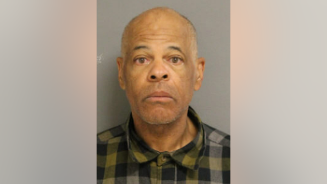 Chicago man arrested 20 minutes after allegedly battering another man with a deadly weapon