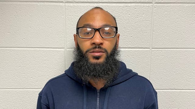 Vernon Hills man busted for selling guns, cocaine: sheriff's office