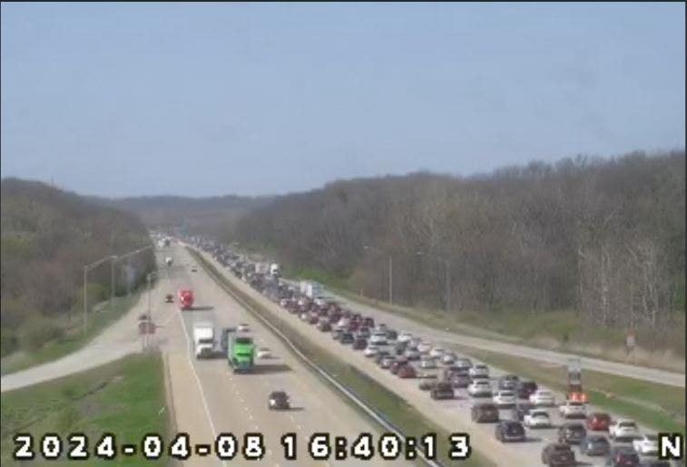 'Traffic nightmare' in northwest Indiana following solar eclipse