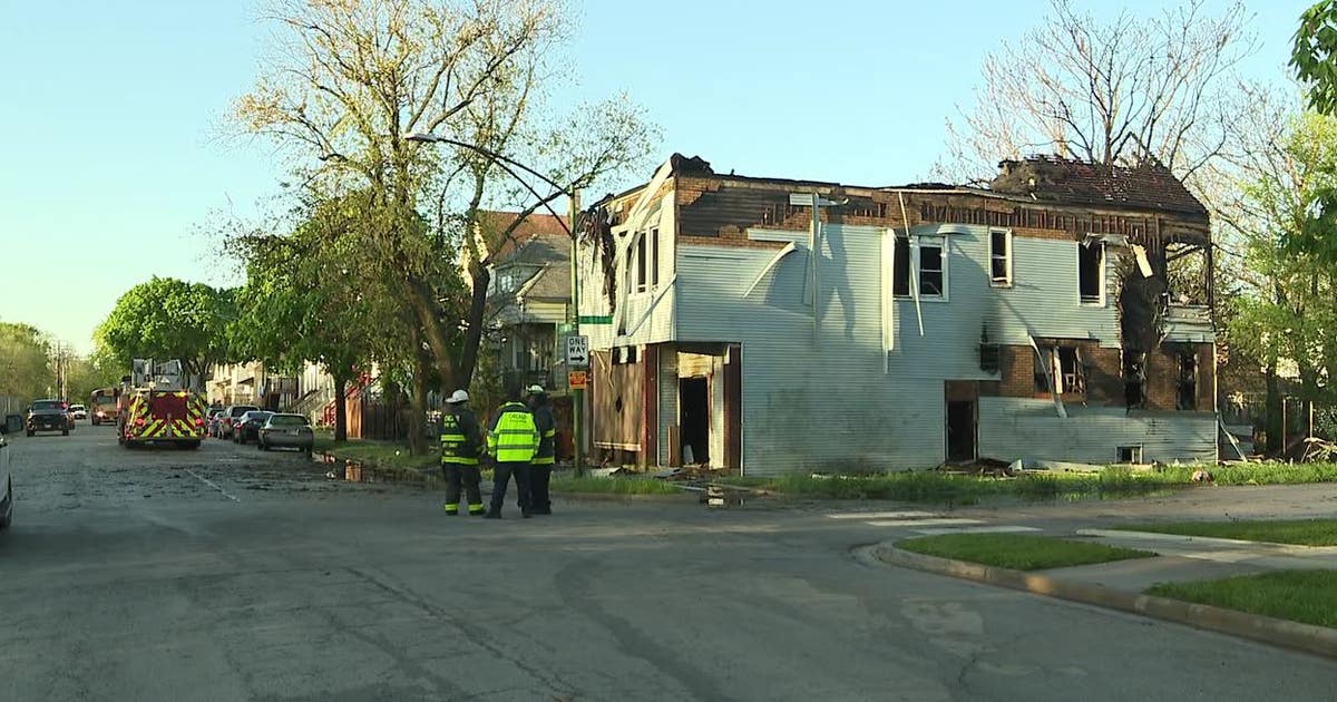 Firefighter injured in South Shore fire | FOX 32 Chicago