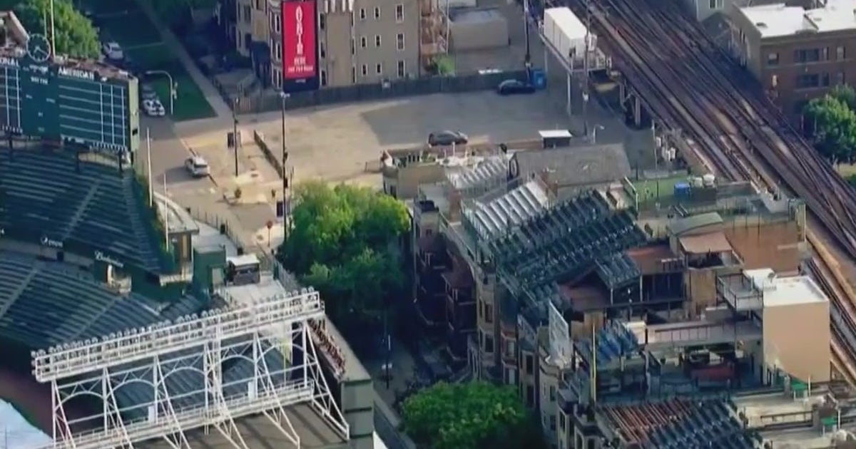 Wriglyville Rooftops Sign Cubs close to installing new rooftop signs on buildings around Wrigley ...