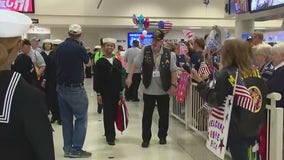 Chicago-area veterans receive huge welcome home after returning from honor flight: 'It was unbelievable!'