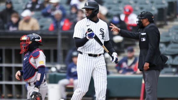 Luis Robert Jr. drives in 4 runs, stars in the outfield to help White Sox beat Brewers 8-0