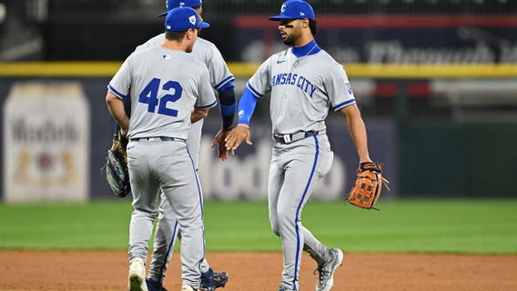 Lugo pitches 7 crisp innings as the Royals beat the White Sox 2-0