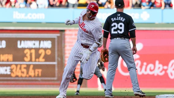 Zack Wheeler has no-hit bid for 7 1/3 innings as Phillies beat slumping White Sox 9-5