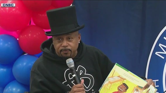 'Shark Tank' investor Daymond John inspires students at Chicago elementary school with new book
