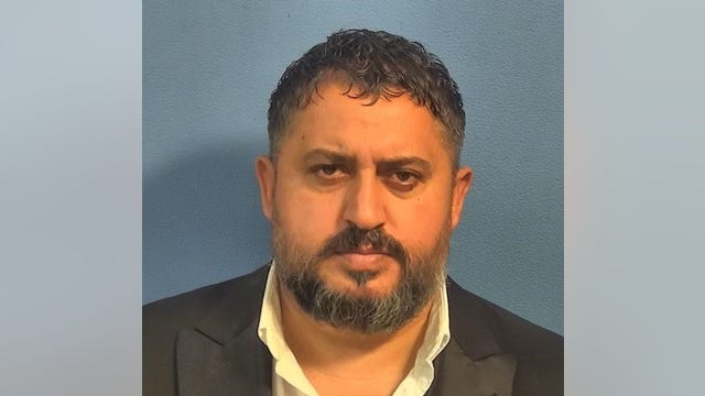 Harvey man arrested for getting into elderly woman's vehicle on I-55, robbing her: state police