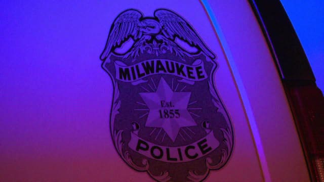 Milwaukee police chase of stolen vehicle out of Illinois; 4 arrested
